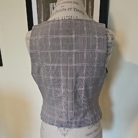 Express sz M gray plaid button-up vest - Picture 3 of 13